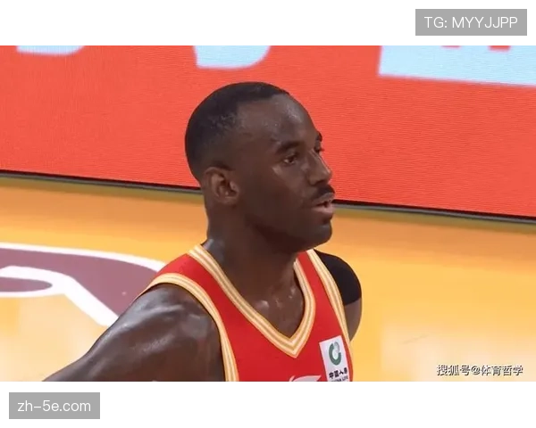 桑普森22+8广厦内线支柱 防守端2次封盖彰显价值